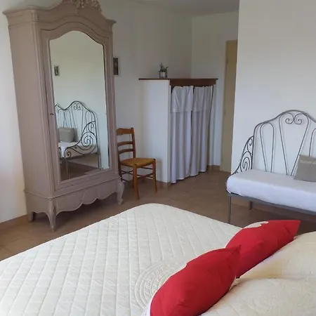 Cante Grillet 3* Lacoste (Vaucluse)